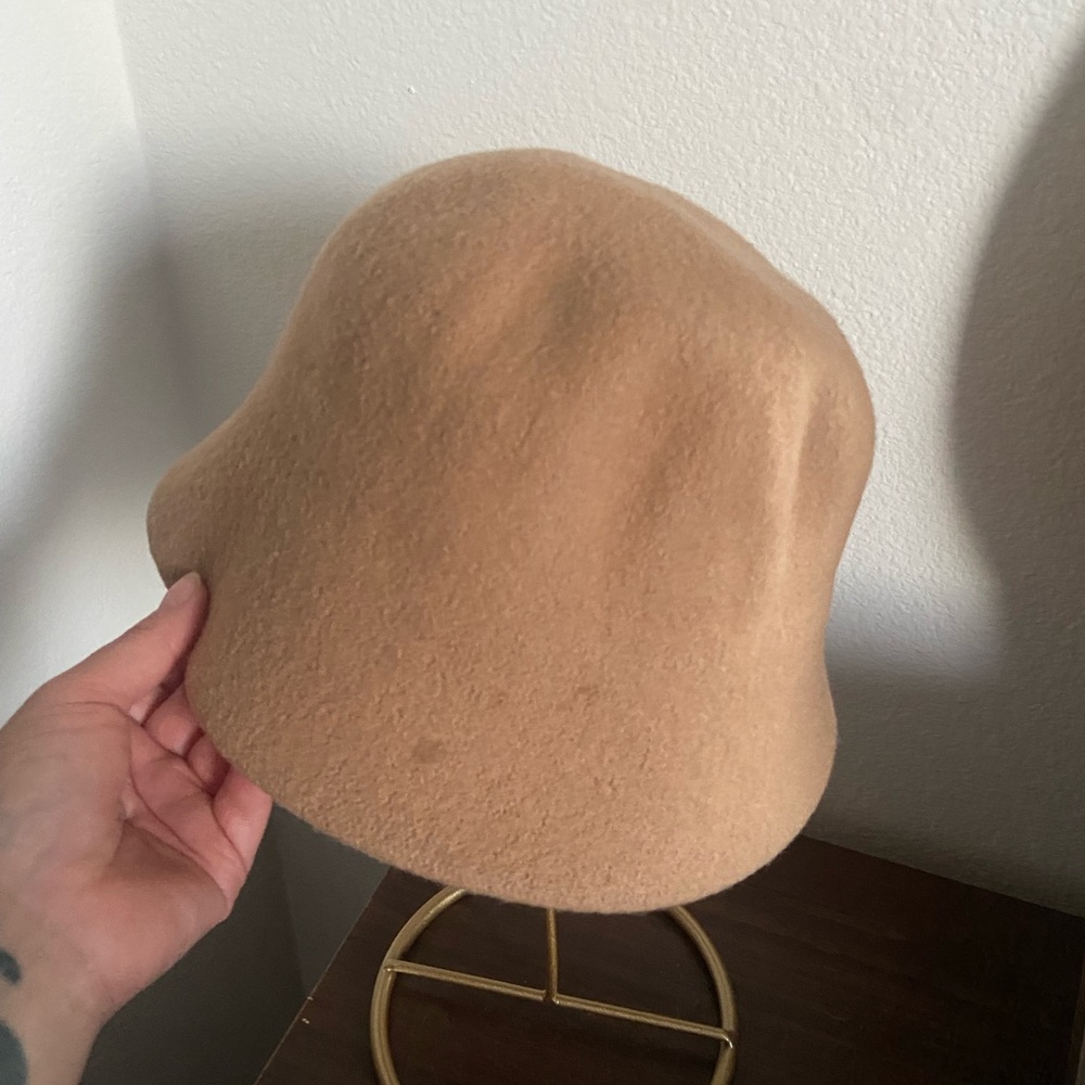 Tan bucket hat - Picture 2 of 3